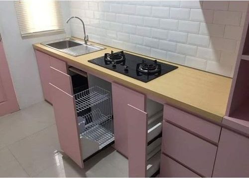 Desain kitchen set dengan tampilan yang feminim