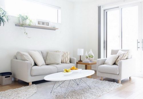 Desain ruang tamu rumah serba putih minimalis